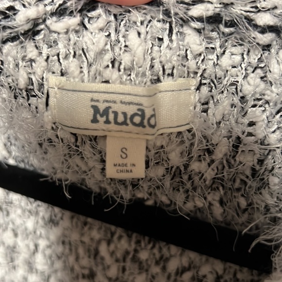 Mudd sweater. - Picture 3 of 4